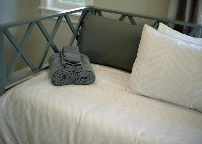 Elegant Near Pitt, Cmu - Sauna & Hot Tub - Park & Walk! Hébergement de vacances *