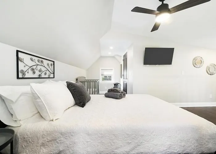 Hébergement de vacances Elegant Near Pitt, Cmu - Sauna & Hot Tub - Park & Walk! *