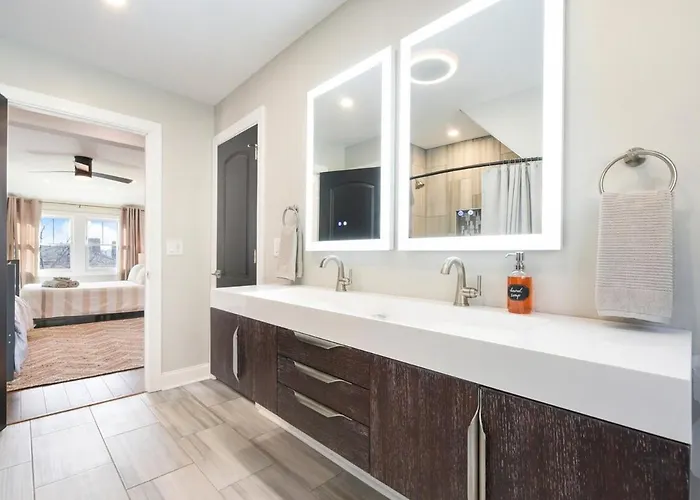Elegant Near Pitt, Cmu - Sauna & Hot Tub - Park & Walk! Hébergement de vacances