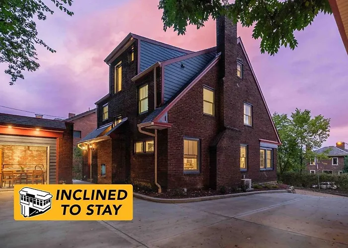 Elegant Near Pitt, Cmu - Sauna & Hot Tub - Park & Walk! Hébergement de vacances Pittsburgh