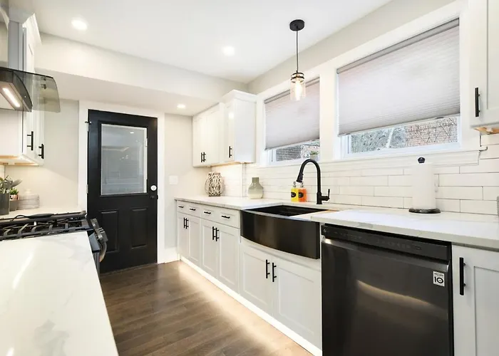 Elegant Near Pitt, Cmu - Sauna & Hot Tub - Park & Walk! Hébergement de vacances *